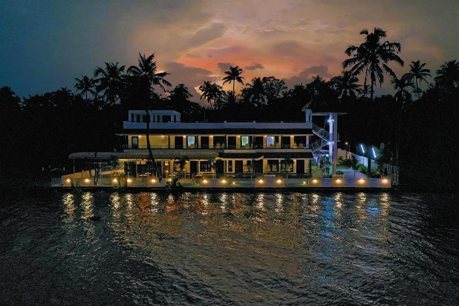 Vembanad Village Backwater Resort Alappuzha Exteriér fotografie